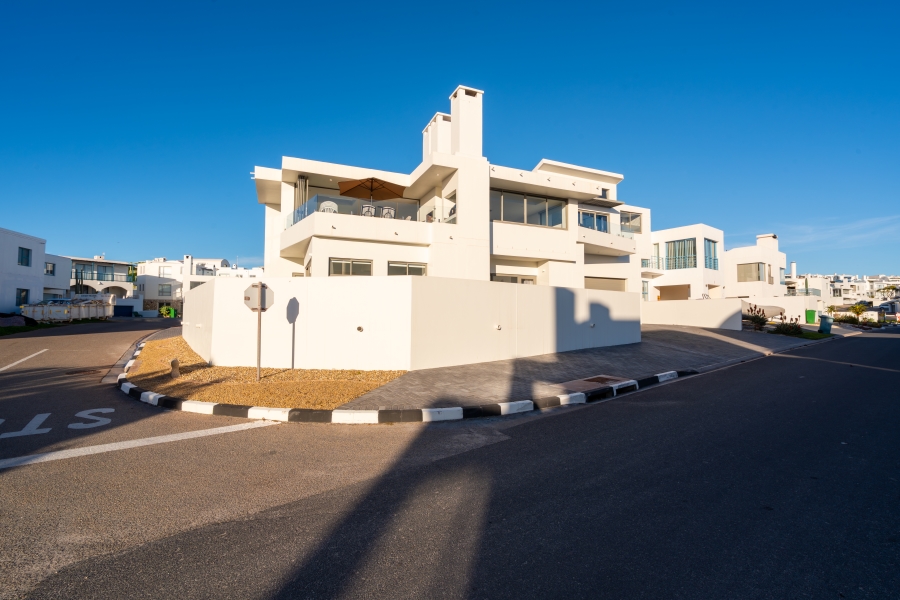 5 Bedroom Property for Sale in Paradise Beach Western Cape